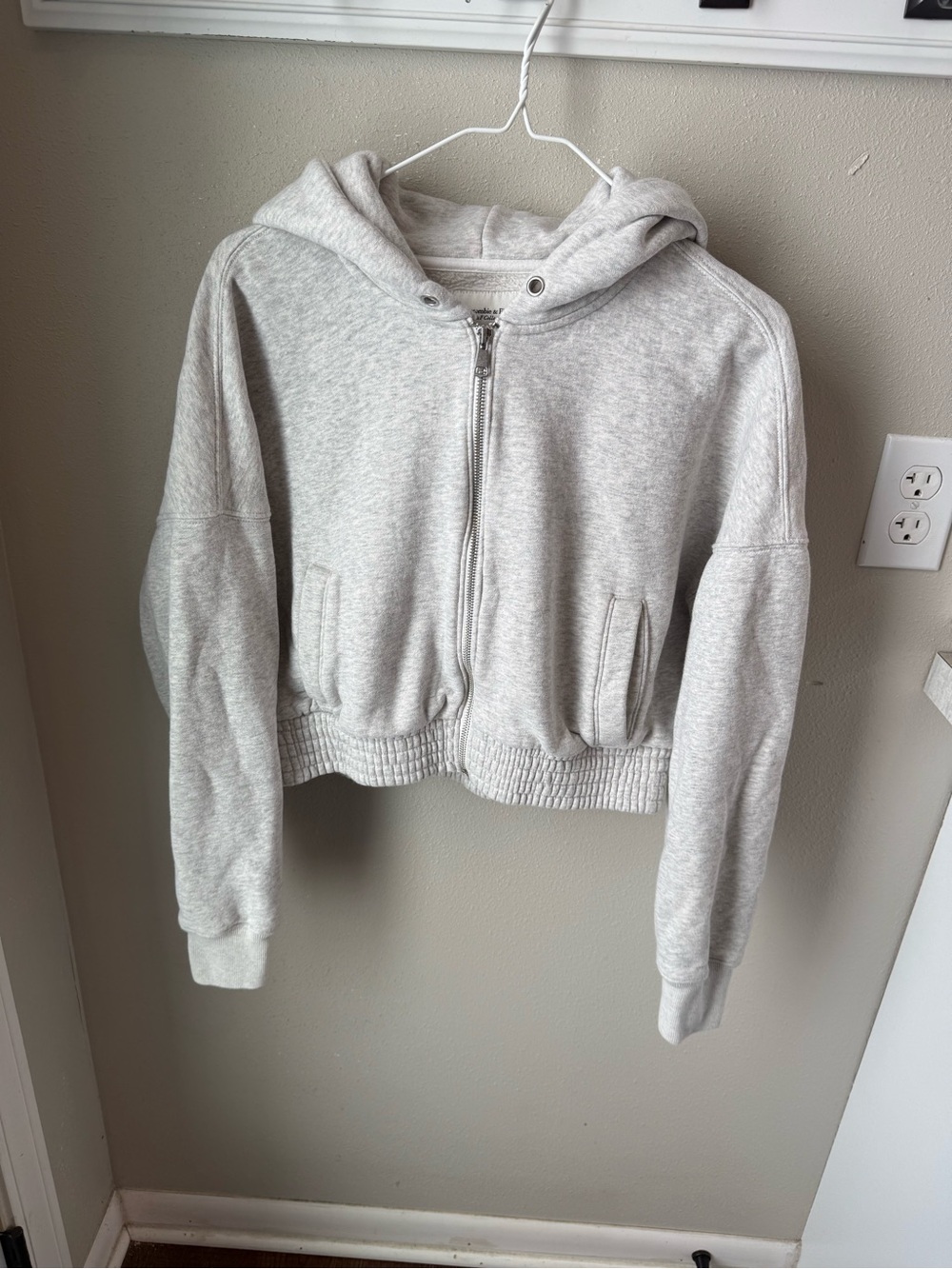 Abercrombie & Fitch h Cropped Light Gray Zip Hoodie